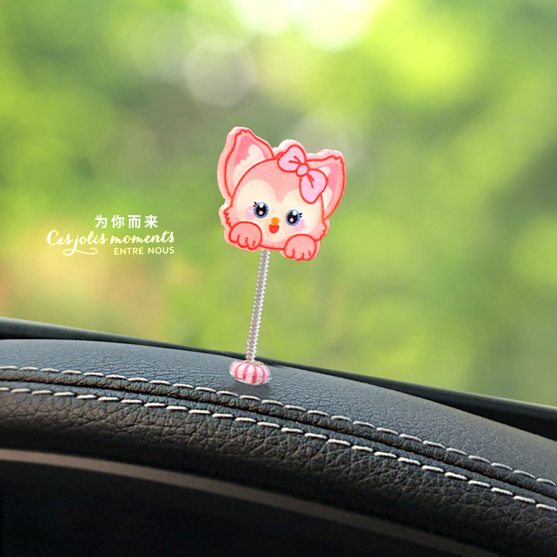 Perro acrílico transfronterizo Hello Kitty sacudiendo la cabeza en la ventana del automóvil, adornos, resorte del automóvil, panel de instrumentos de control central, celebridad de Internet