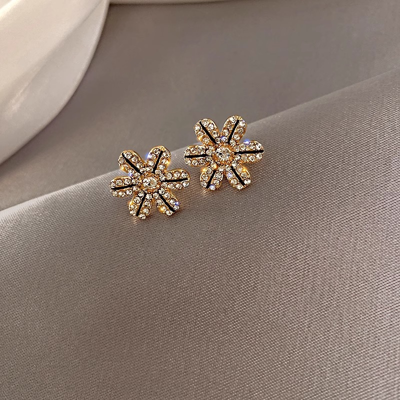 S925 aguja de plata elegante pendientes de nicho femenino diseño de gama alta pendientes populares pendientes de perlas pendientes únicos al por mayor