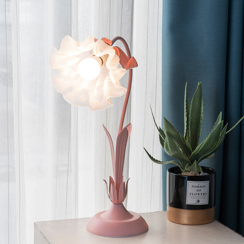 Retro bedside table lamp atmosphere lamp bedroom ins style American pastoral country nostalgia internet celebrity flower decoration night light