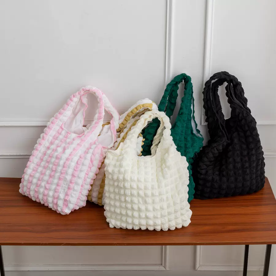 2023热卖洋气云朵泡泡格花朵单肩包背心包女学生简约手提包购物袋