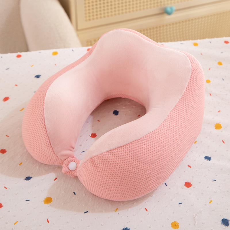 Travesseiro de viagem em formato de U, com espuma viscoelástica de recuperação lenta, para apoio do pescoço e design waffle com logotipo impresso. Ideal para viagens._voghion.com