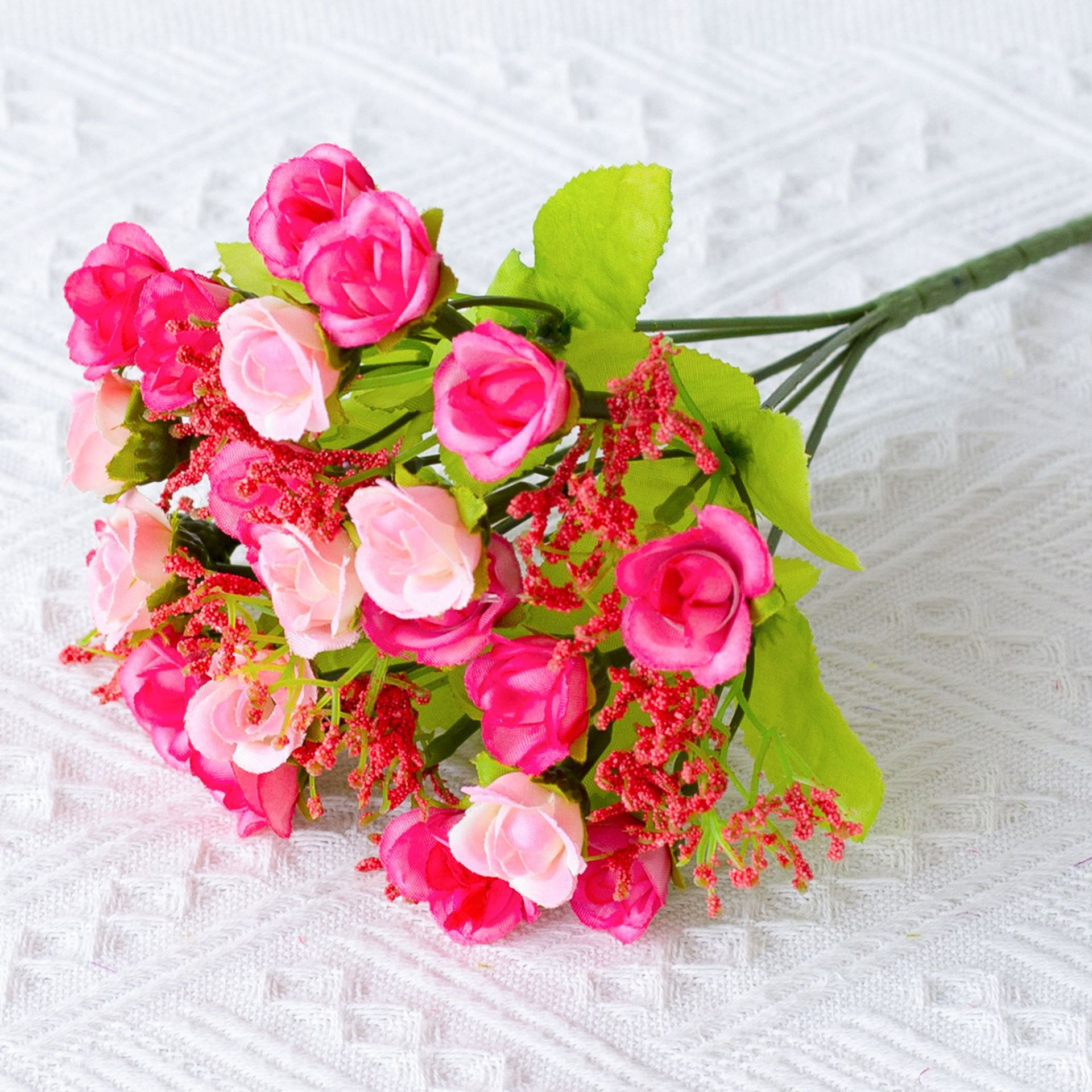Manufacturers Wholesale 21 Diamond Roses 7 Forks Spring Small Roses Rose Bud Artificial Flowers Artificial Plastic Flowers