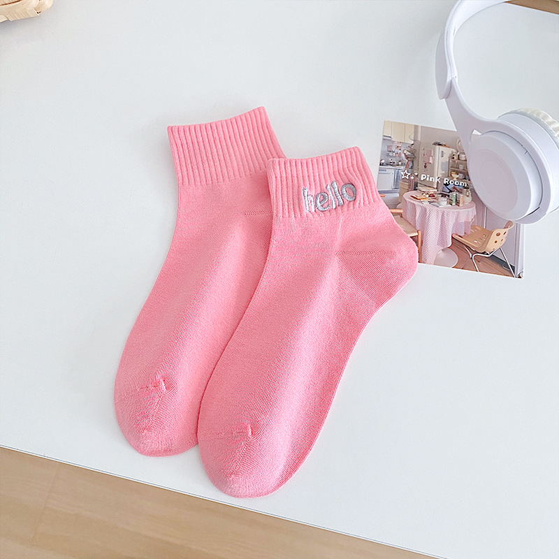 Calcetines de verano mujeres bordadas letras de color sólido peinadas calcetines de algodón estilo universitario coreano versátil calcetines de mujer Zhu Yanye