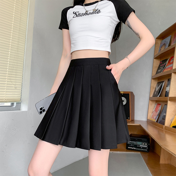 Pleated skirt
