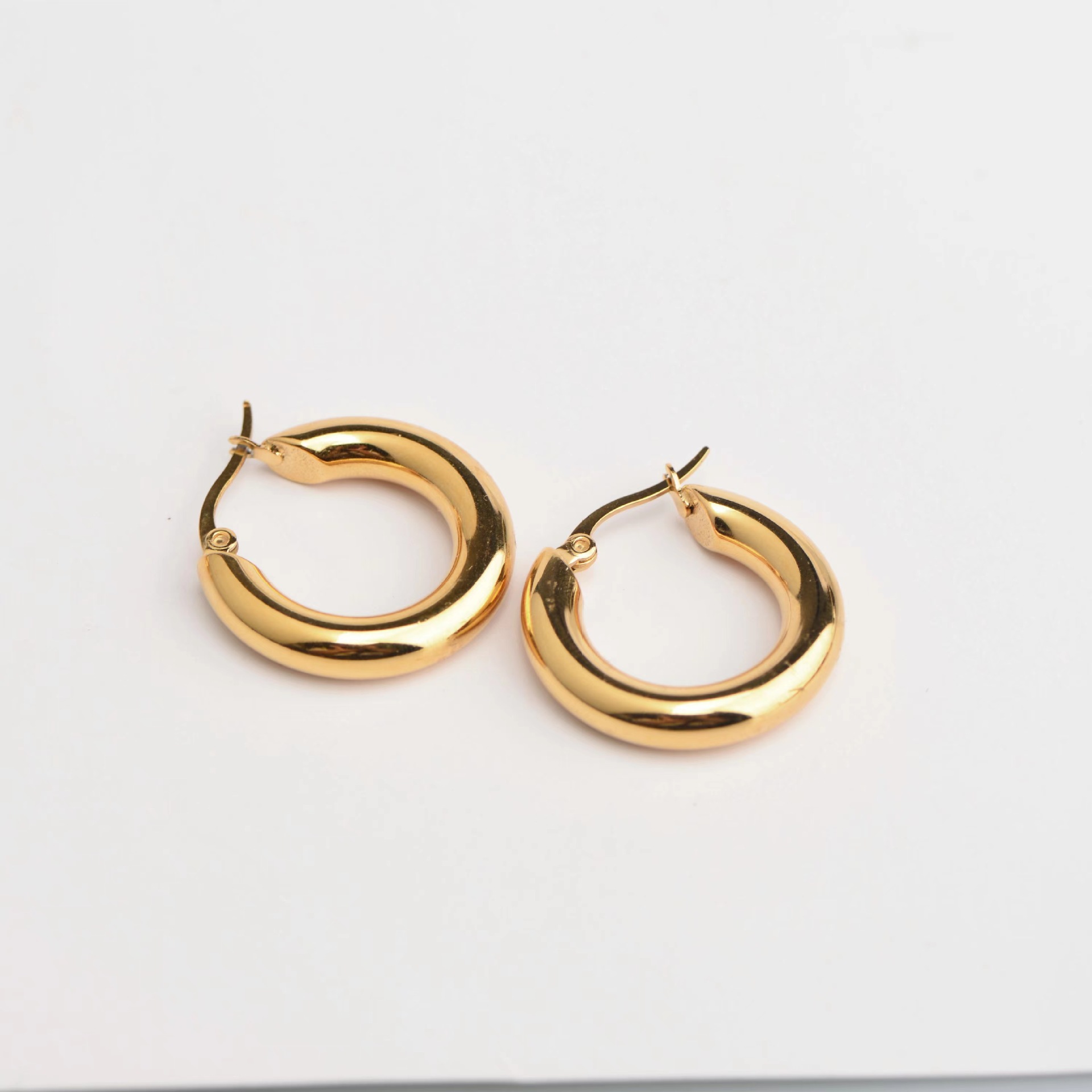 1 Pair Quantity Holiday Occasion PVD Coated Real Gold Plated 18K Gold Circle Stainless Steel Retro Waterproof Non Tarnish Hoop Earrings