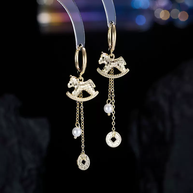 马上有钱小众设计感碎碎冰马年流苏耳环高级感轻奢气质本命年耳饰