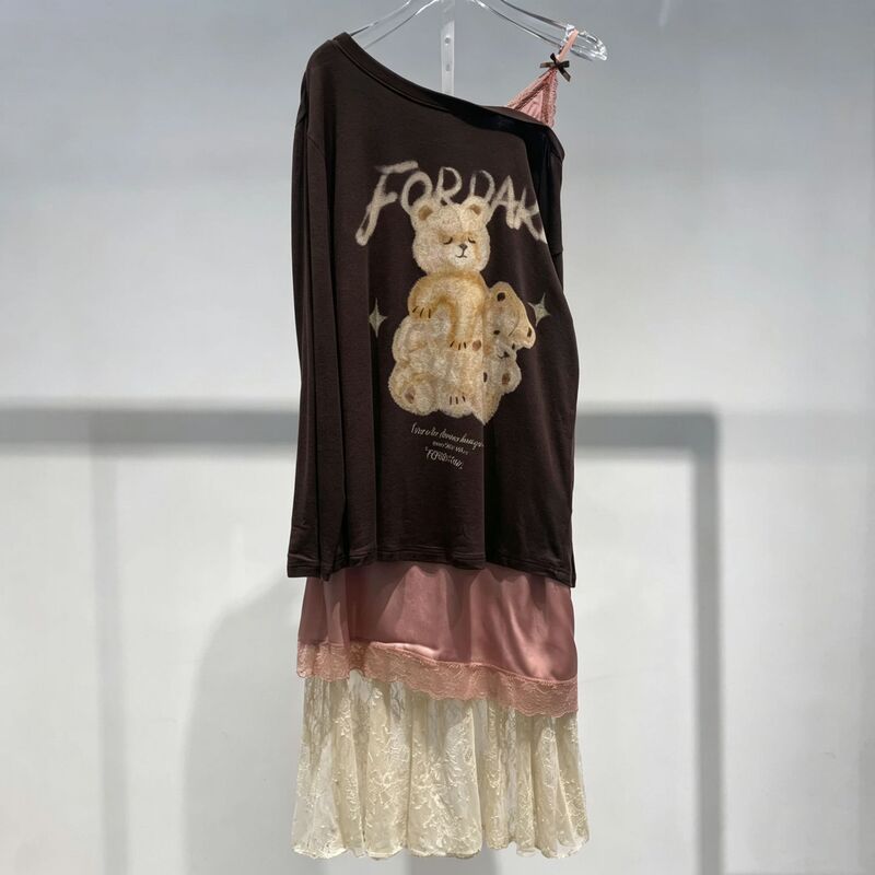 The Same Style as in the Mall, 2026 Spring/Summer New Product, Deconstructed One-Shoulder Hand-Painted Bear Two-Piece Dress, Fresh and Sweet The Same Style as in the Mall, 2026 Spring/Summer New Product, Deconstructed One-Shoulder Hand-Painted Bear Two-Piece Dress, Fresh and Sweet