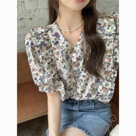 韩系V领设计感小众碎花短袖衬衫女装潮2025夏季法式复古甜美衬衣