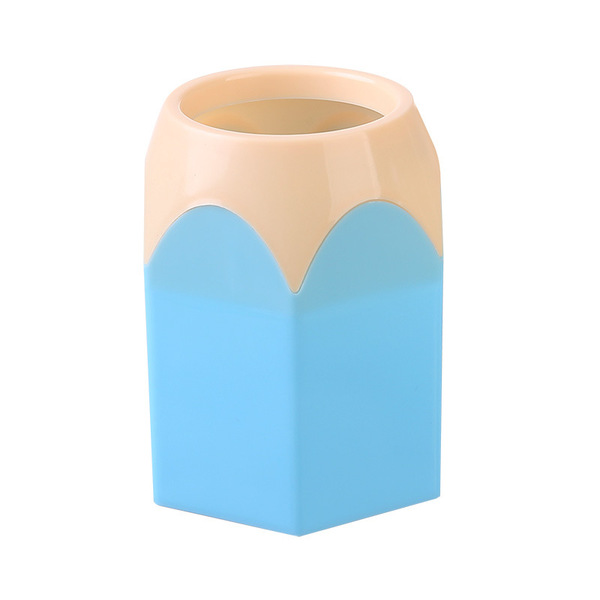 Plastic pens holder