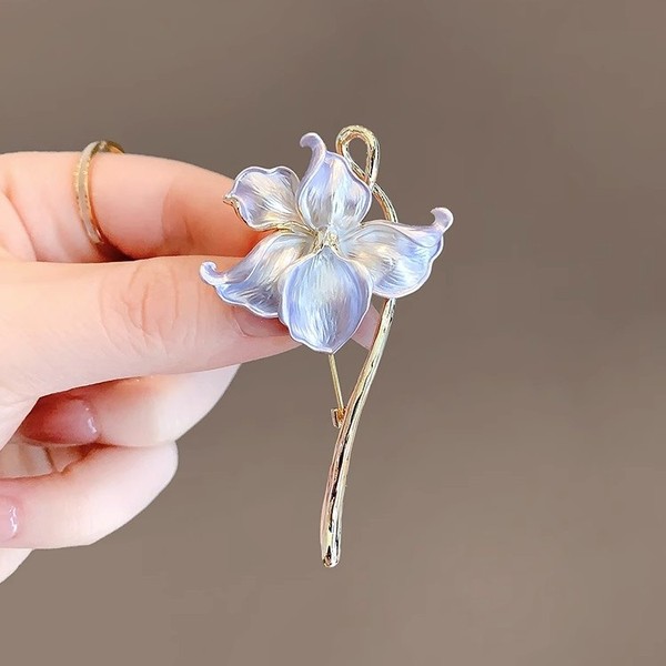 Retro elegant brooch