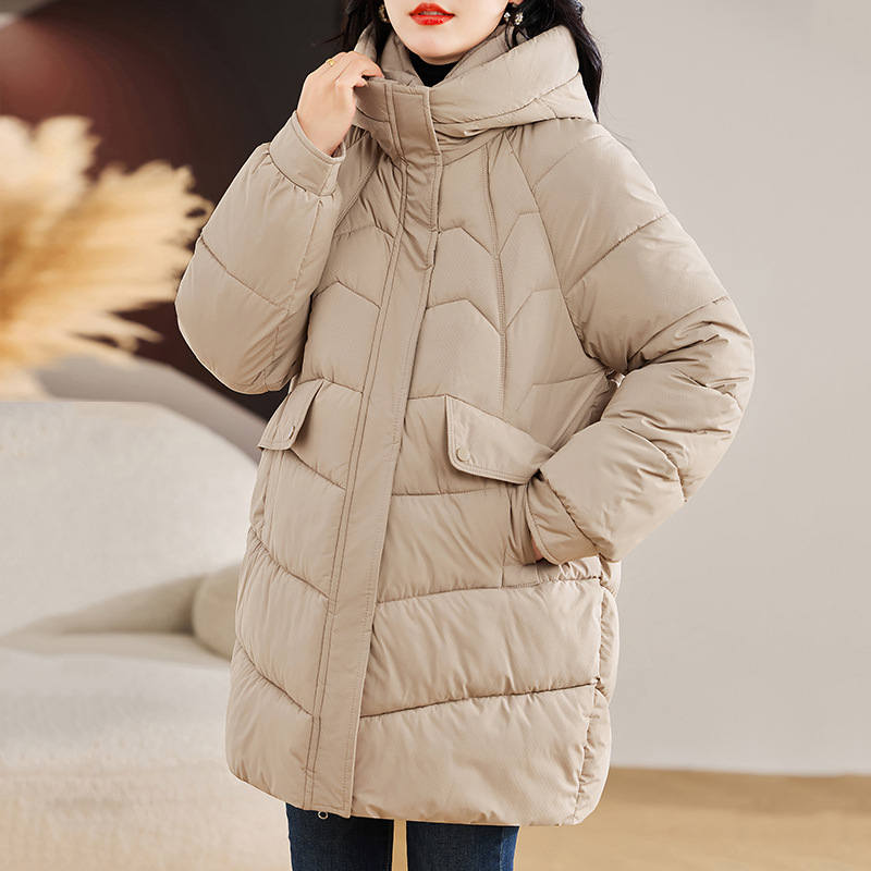 Invierno 2024 nueva ropa de algodón para damas pequeña ropa de algodón de moda suelta chaqueta de algodón gruesa media y larga chaqueta de algodón