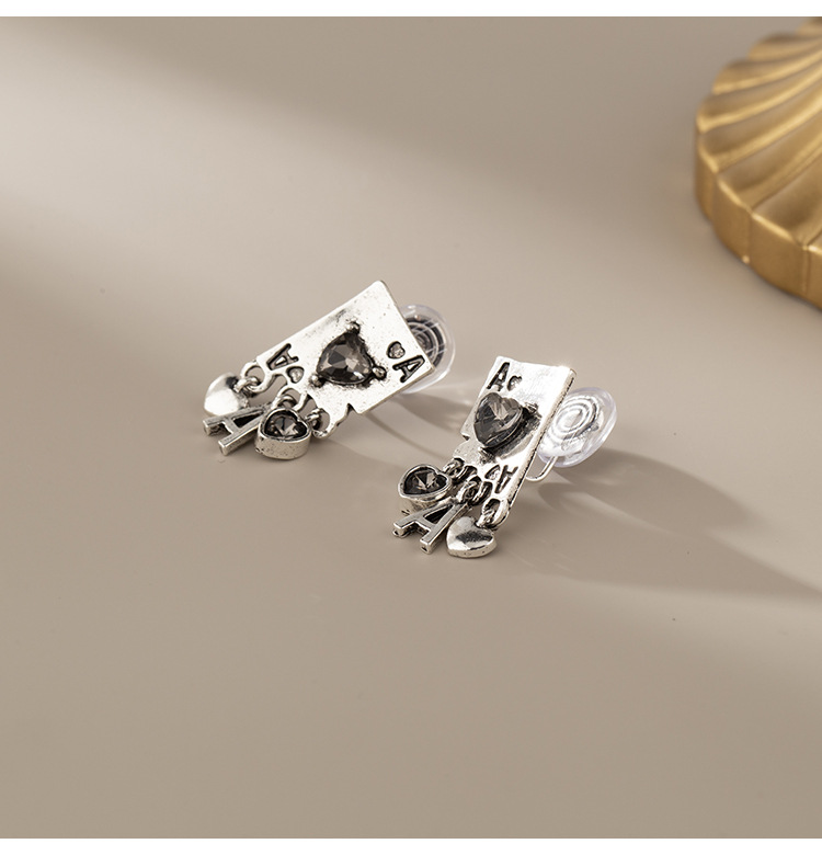 1 Pair Retro Simple Style Poker Heart Shape Plating Alloy Drop Earrings Ear Cuffs display picture 2