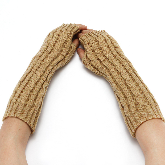 Knitted gloves