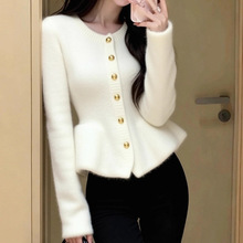 白色毛衣外套女秋冬高级感巨好看独特漂亮软糯气质小香风针织开衫