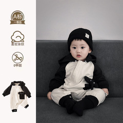 新しい出発点の服の赤ちゃんの春の服の春の赤ちゃんの連体服の新生児の春と秋の二重の外出は服を登ります。