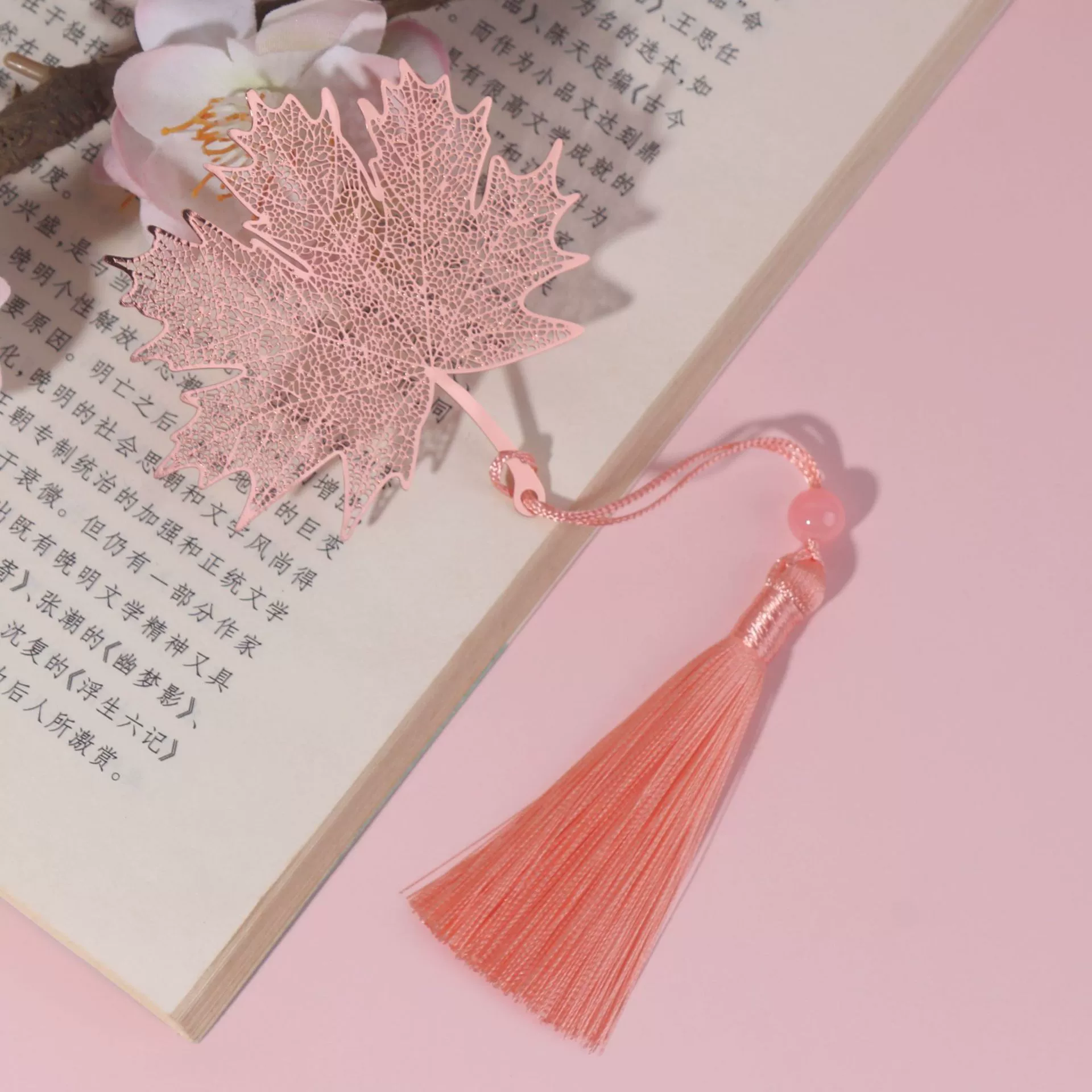 Металлические прожилки листа, визы книг, ретро классическое искусство полый лотос, древний ветер дарит учителям и ученикам день подарка учителям