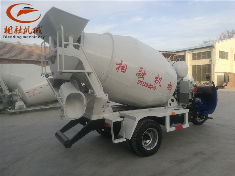 Mechanics sale Five wheel 2 Mixer small-scale Concrete stir Tank car Commercial concrete stir Transport vehicle