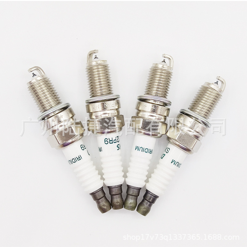 Cross-border wholesale high quality original spark plug double platinum for Toyota series 90048-51188