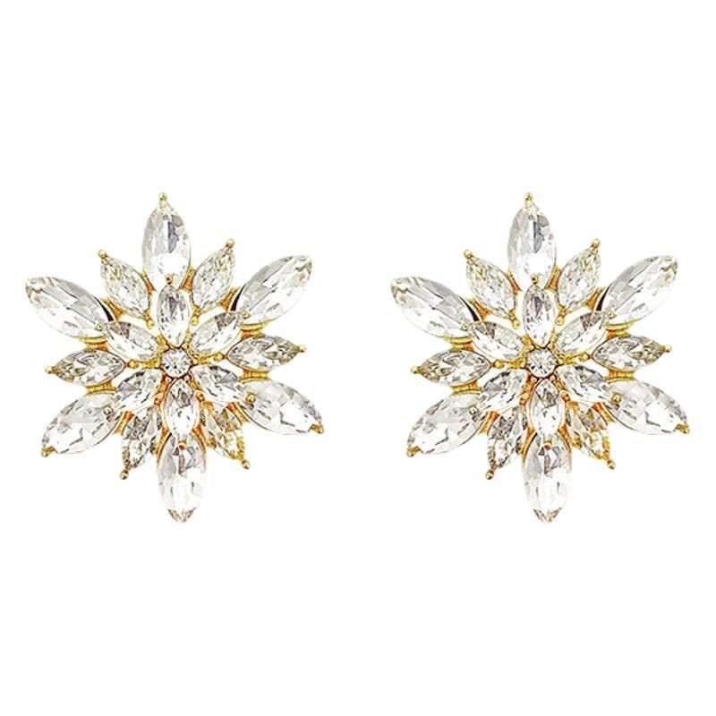 Sparkling Diamond Flower Stud Earrings For Women Elegant Design_voghion.com