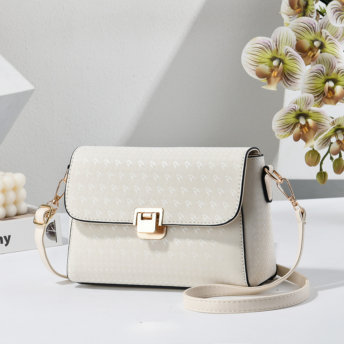 2026 nuevo lujo ligero retro impresión bolso de mano de mujer temperamento francés bolso de hombro universal bolso de mochila suministro