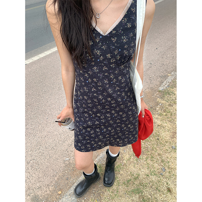 Yellow Zheng Rice White Jacquard Navy Blue Printed V-neck Sleeveless dress Women's 2025 Summer Fashion Vintage 520413 Yellow Zheng Rice White Jacquard Navy Blue Printed V-neck Sleeveless dress Women's 2025 Summer Fashion Vintage 520413