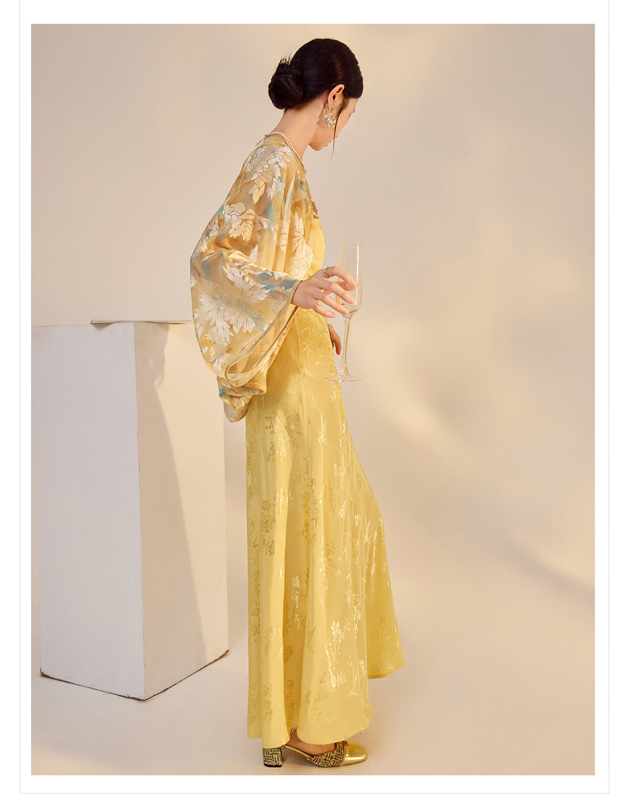 Bộ áo khoác cardigan thêu và váy hai dây phong cách retro mùa hè — Áo vàng chanh, Váy hai dây chi tiết 20