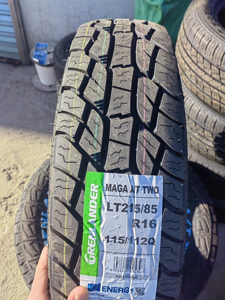 New Off-Road Tire Lt215/85R16 10Pr Ten Layers Thickeneded Adapted to Changfeng Cheetah Jeep Black King Kong
