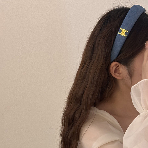 Vintage Retro Denim Hairband with Girl's Smile, Solid Color, Outdoors Fashionable and Simple Hair Accessory