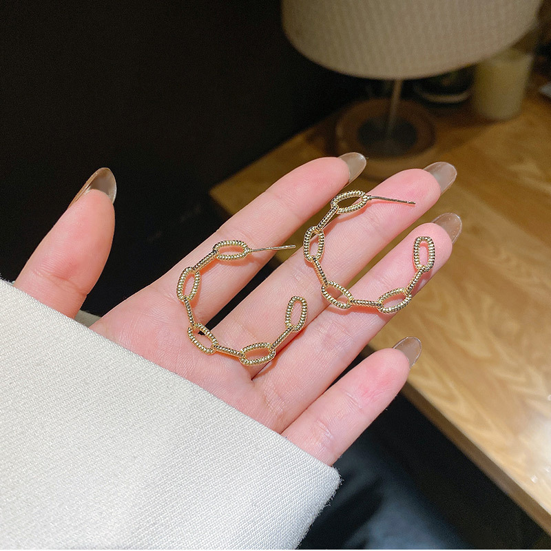 Korean style hollow C-shaped metal chain design earrings