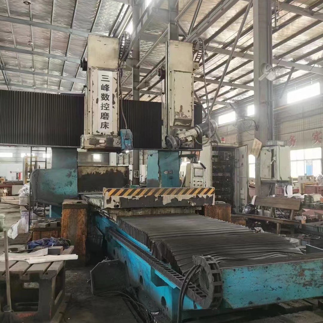 出售齐二落地镗铣T6920（4×10），92年，回台3×3