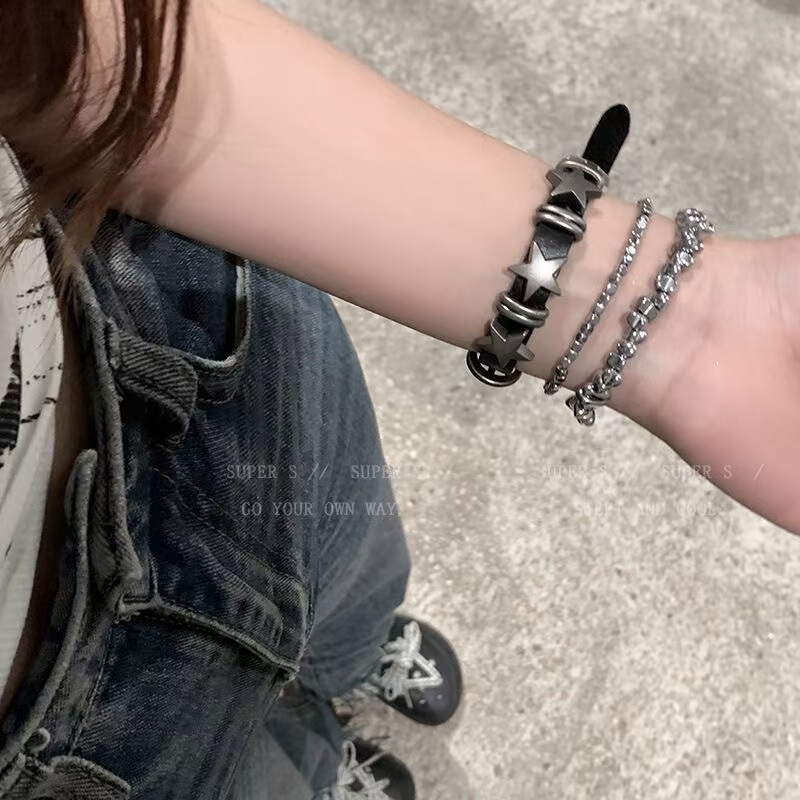 Dark Punk Y2K Five-Pointed Star Leather Strap Bracelet, Versatile Stackable Hip-Hop Bracelet Accessory for European and American Fashionistas