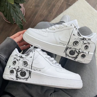 ��ԭAF1�������ڰ��������m�ٴ����eУ�@��Ů��܊һ̖�\�Ӱ�Ь