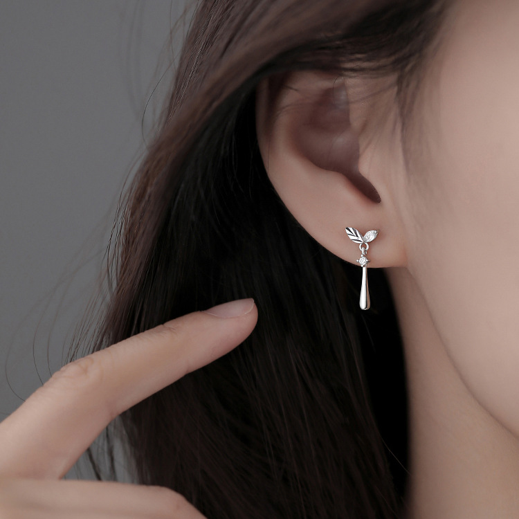 Earrings with zircon