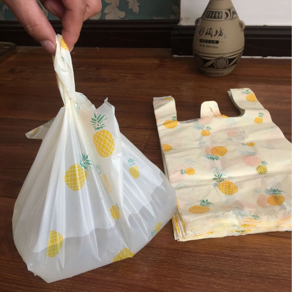 ins风水果印花手提塑料袋可爱菠萝印花服装生活用品通用包装袋