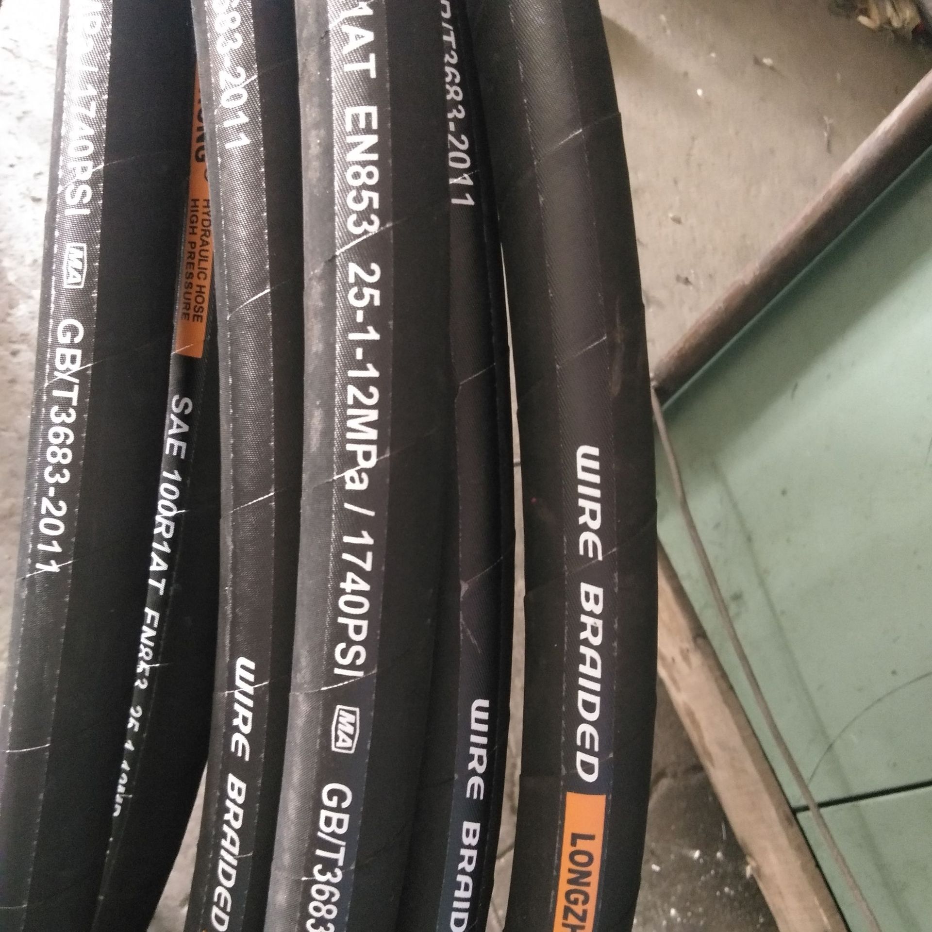 厂家供应25*1p高压胶管总成