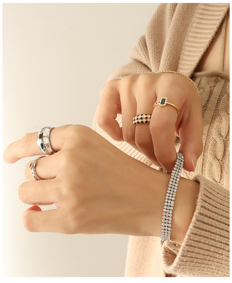 fashion gypsophila zircon titanium steel bracelet