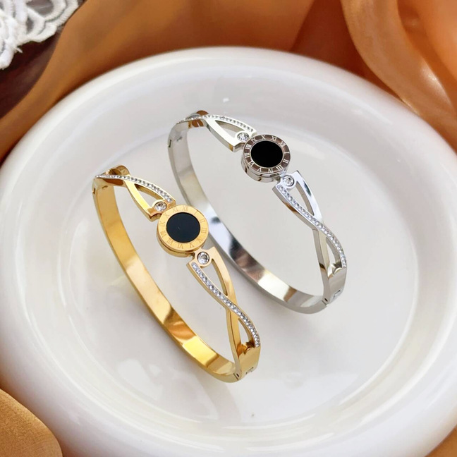 Brazalete de diamantes con letras romanas transfronterizas, apertura de lujo ligero, acero de titanio, oro de 18k, nueva pulsera de acero inoxidable, joyería ins