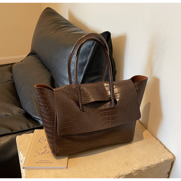 Crocodile Pattern Large Shoulder Bag For Women Retro Style Handbag_voghion.com