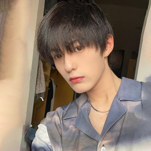 Internet celebrity wig for men with short hair, Korean version, handsome men's diagonal split cover, natural student daily fluffy black full headgear style