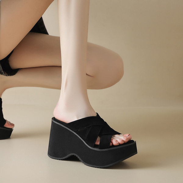 Dép xỏ ngón nữ đế xuồng dày 10cm, hở mũi phối màu mùa hè — đen, vàng, bạc