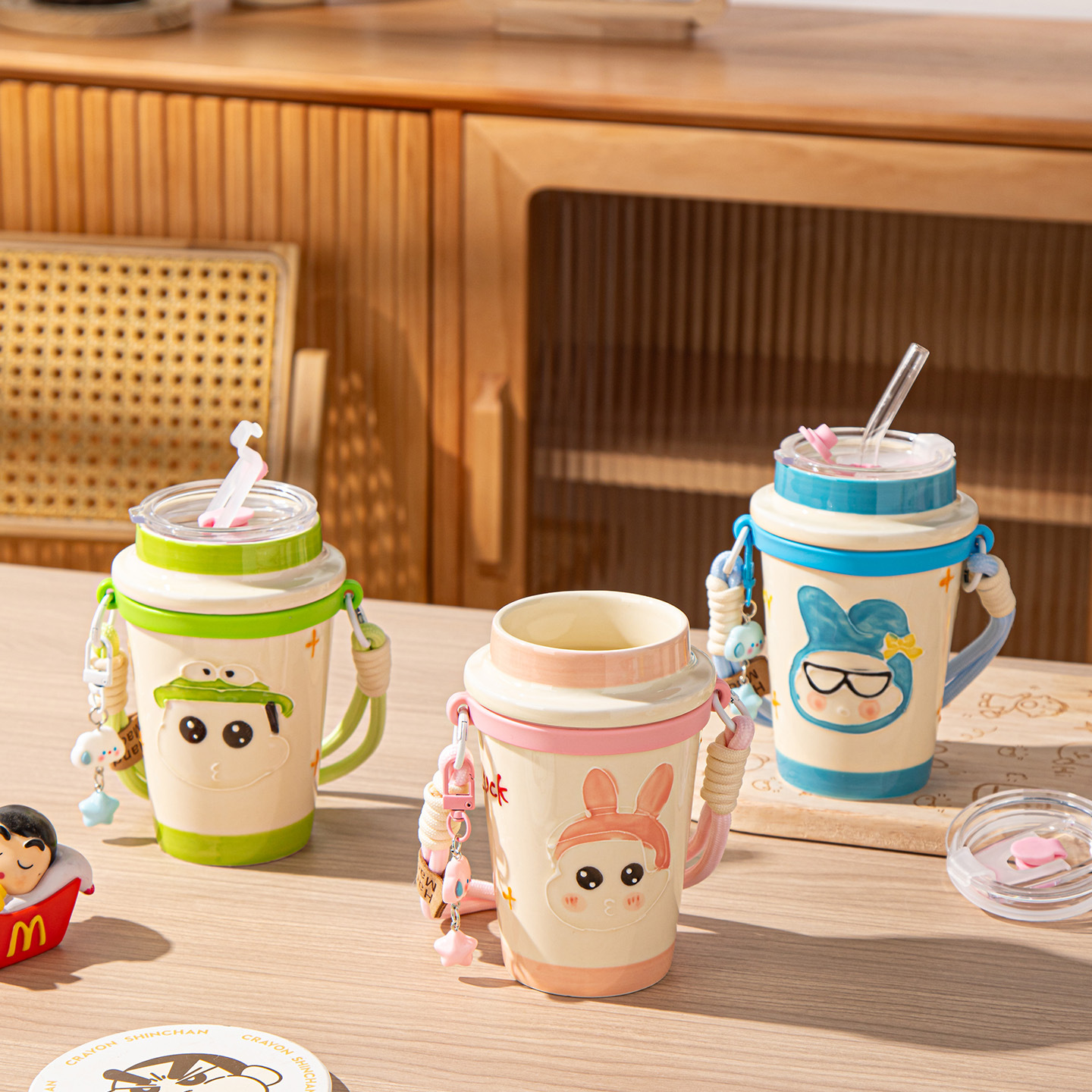 Taza de cerámica de alto valor facial, taza de té de leche encantadora, taza de paja para niñas, boca de bebida directa con cubierta, cuerdas para estudiantes para llevar