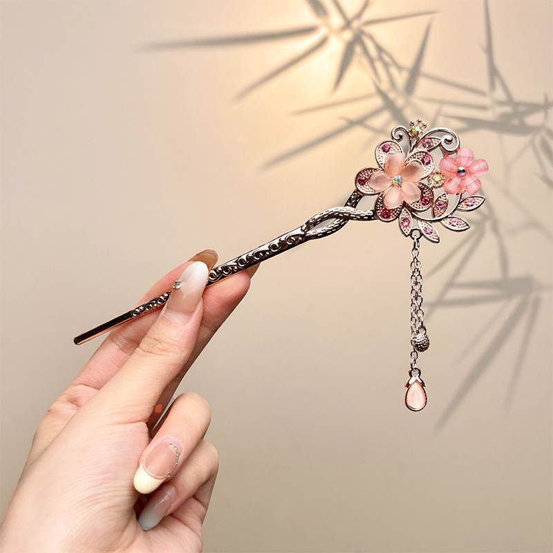 Nueva horquilla china 2025 nuevo estilo estilo antiguo horquilla mujer falda de cara de caballo de alta calidad estilo nacional horquilla de madera paso a paso horquilla tocado