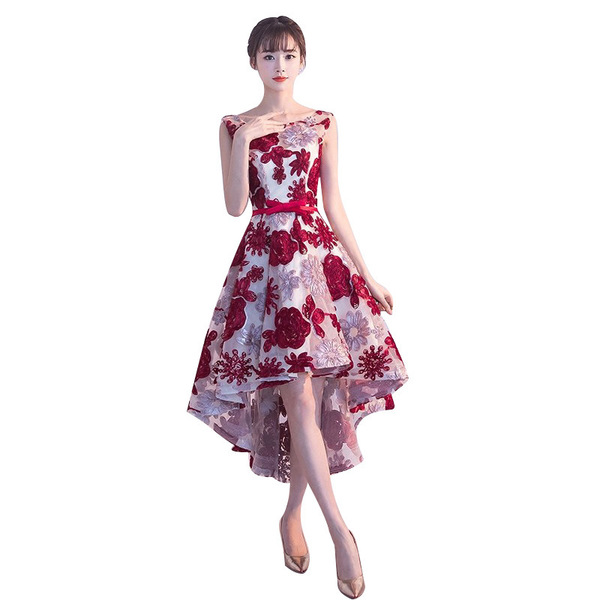 Short fashionable red evening dress for bride