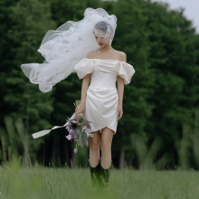 缎面轻婚纱2025一字肩抹胸短款森系白色小个子领证登记礼服优雅