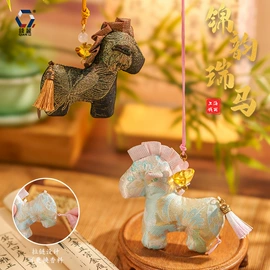 香包/香囊;布艺绣品;女士斜挎包