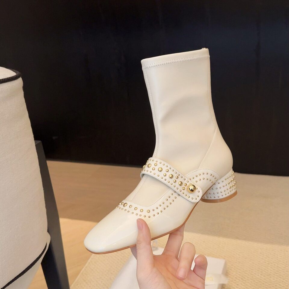 Bốt ngắn nữ mũi vuông bằng da bò nguyên miếng, gót vừa 3–5 cm, đế dày, khóa kéo phía sau — Màu trắng (giày bốt ngắn), Màu đen (giày bốt ngắn), Đen (bốt)