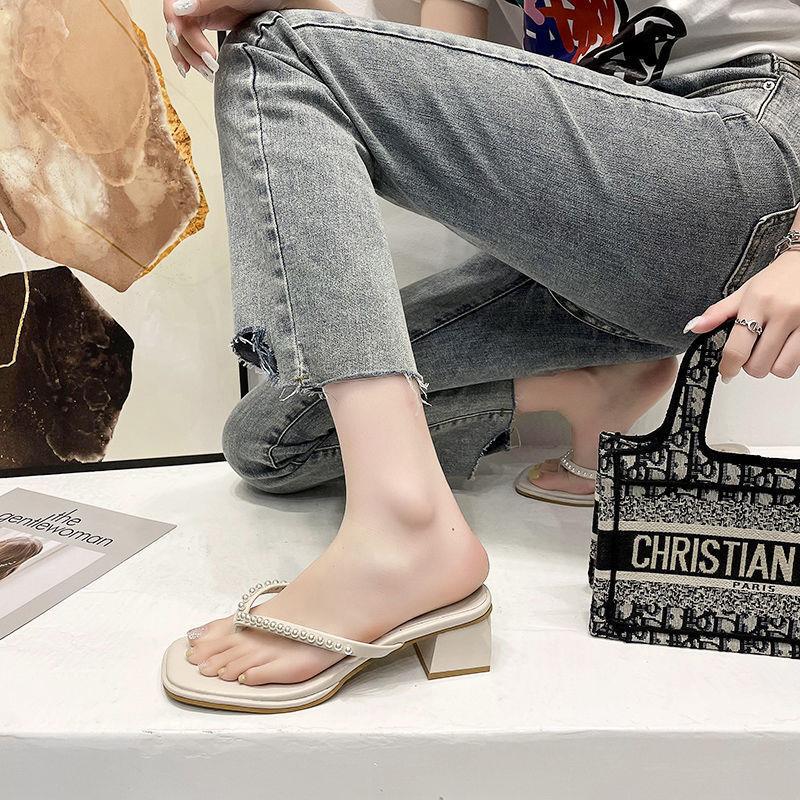 人字拖鞋女夏外穿2025年新款仙女风网红串珠方头沙滩粗跟夹趾凉拖