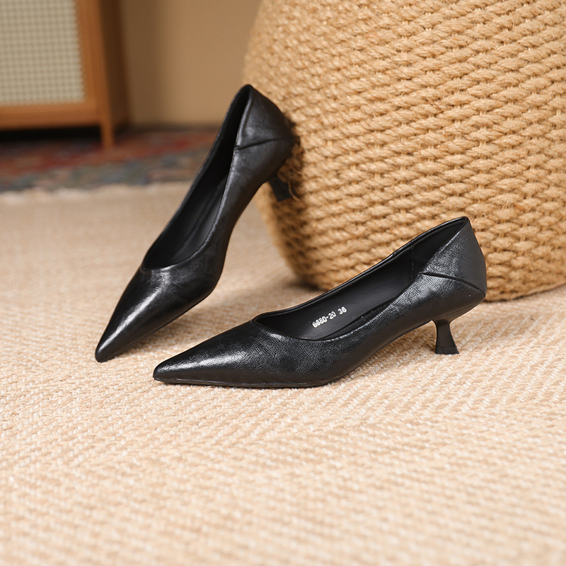 2026 New Style Commuter Work Shoes, Pointed Toe, Low Heel, Soft Leather, Versatile Women's Shoes, Comfortable for Long Standing Without Tiring the Feet, Office Women's Shoes 2026 New Style Commuter Work Shoes, Pointed Toe, Low Heel, Soft Leather, Versatile Women's Shoes, Comfortable for Long Standing Without Tiring the Feet, Office Women's Shoes
