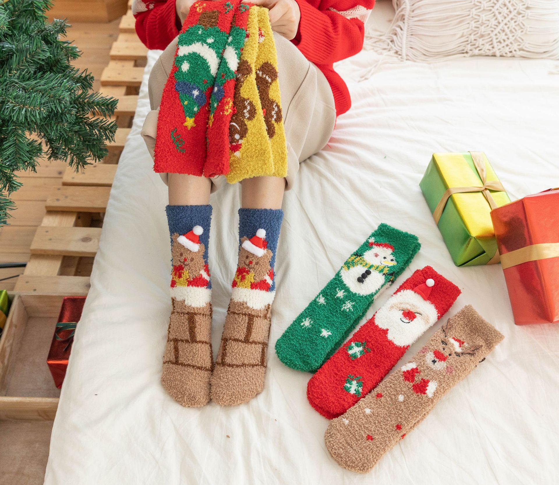 Women's Japanese Style Santa Claus Snowman Deer Polyester Jacquard Crew Socks display picture 4