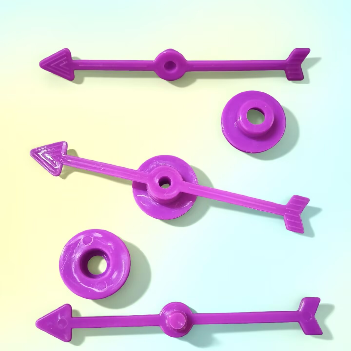 Hot-Selling Plastic Game Pointer Base 7.5cm Interactive Turntable Chess Piece Rotating Arrow Pointer Accessories DIY Board Game